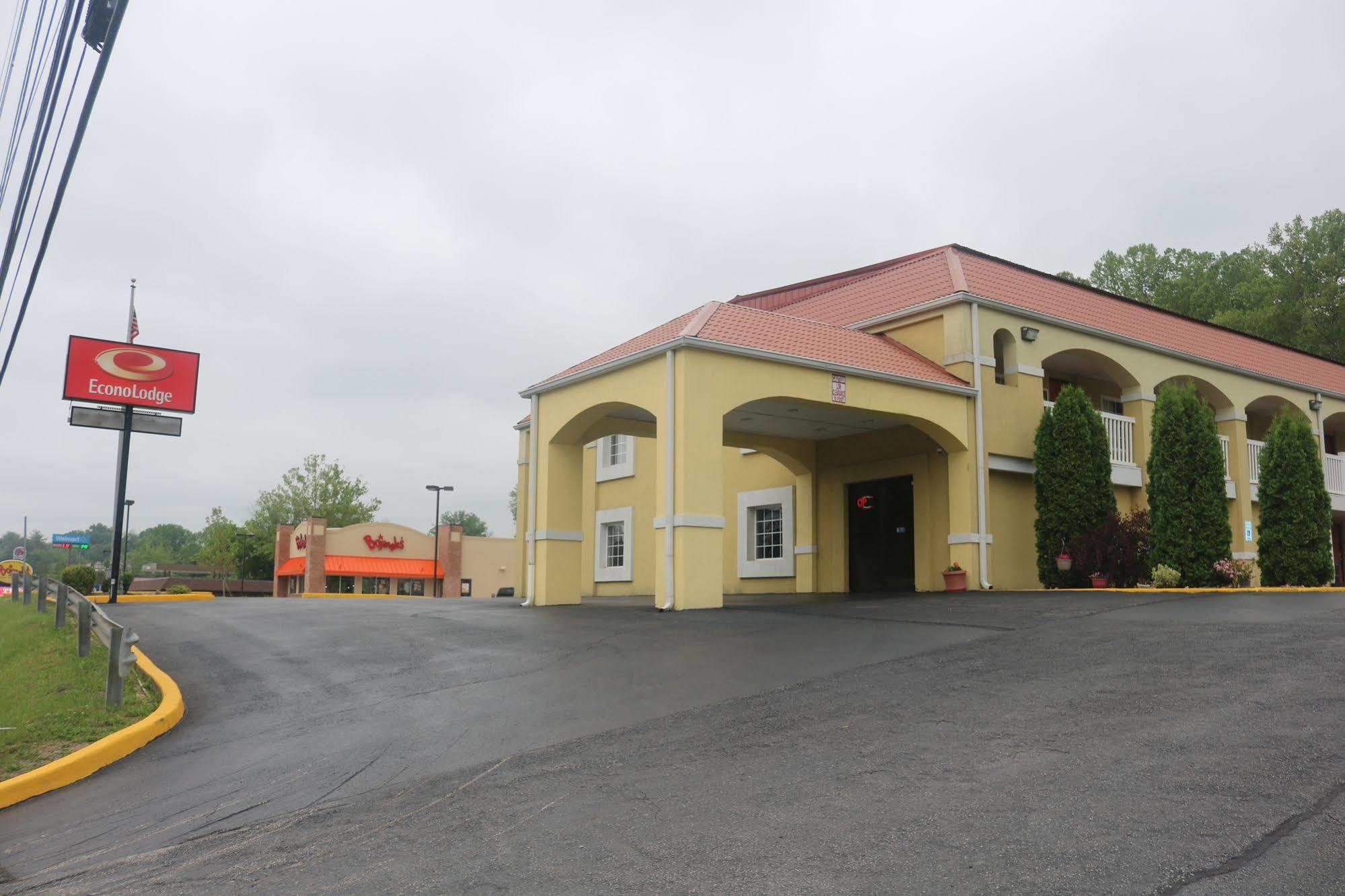 Econo Lodge Huntington - Barboursville University Area Eksteriør bilde