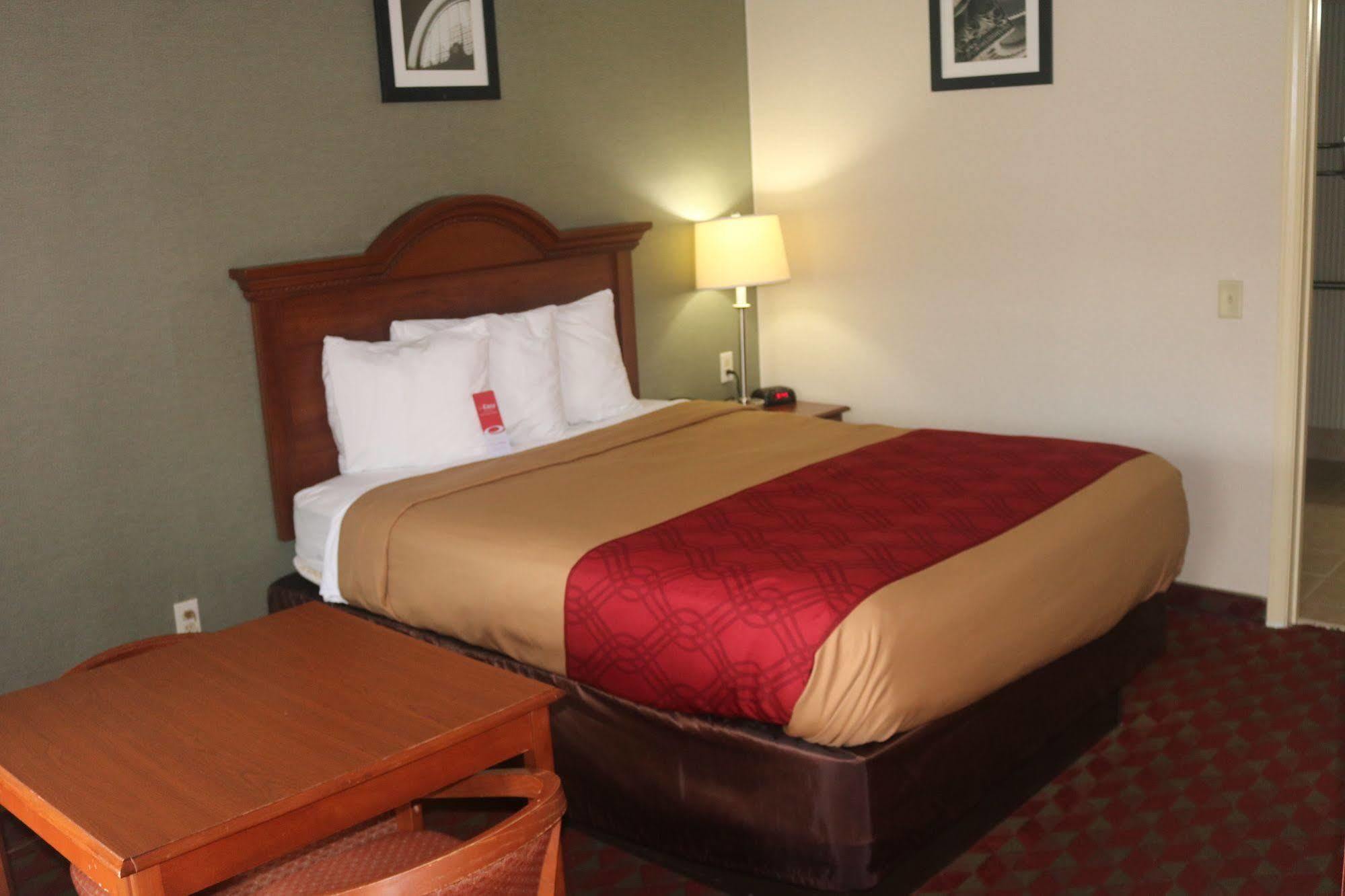 Econo Lodge Huntington - Barboursville University Area Eksteriør bilde